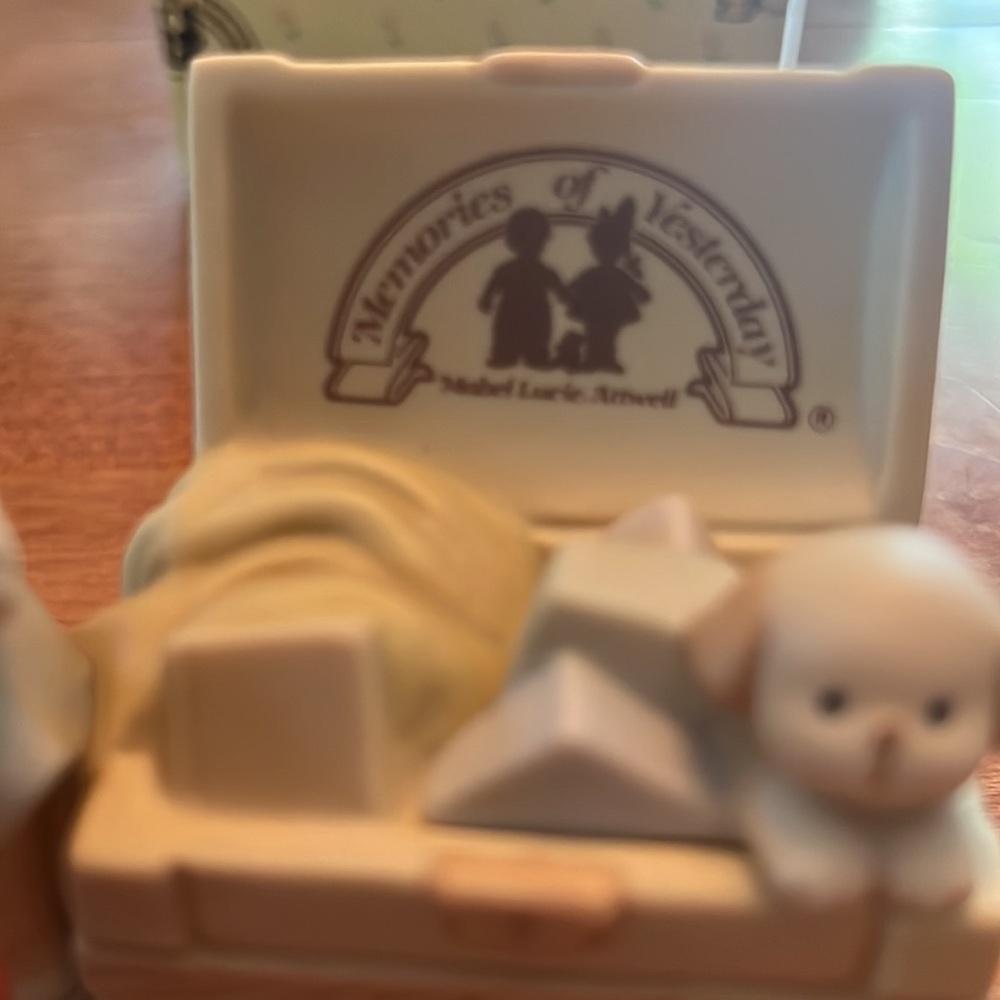 ⭐️HP!⭐️ Enesco Memories of Yesterday “Girl with Toy Chest” porcelain sign. - Picture 8 of 13